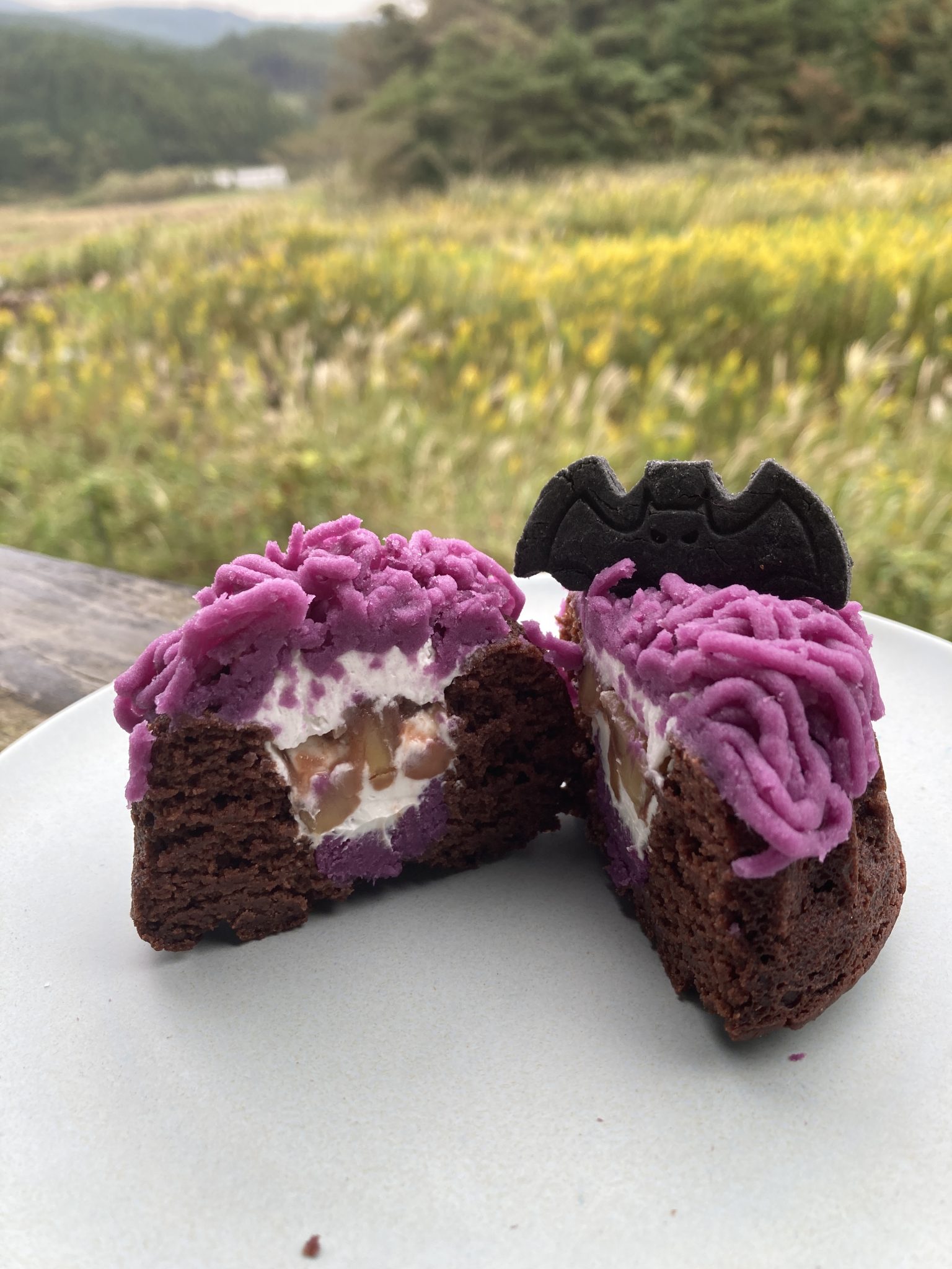 紫いもモンブランチョコケーキ